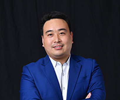 王磊成
